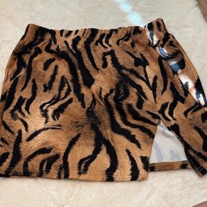NWT - SHEIN x Frenchy Tiger Pull On Mini Skirt - Size 1XL